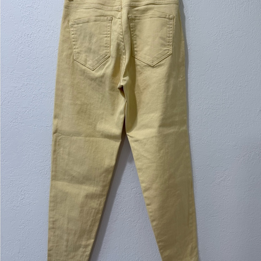 High Rise Yellow Jeans - Picture 6 of 8